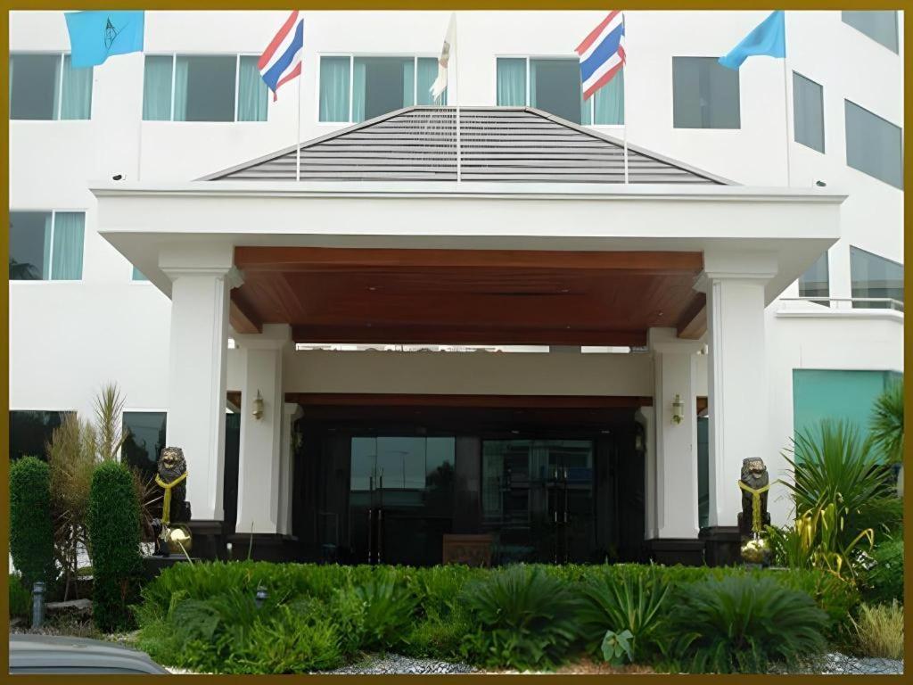 Sri U-Thong Grand Hotel Suphanburi Exterior foto