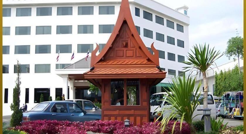 Sri U-Thong Grand Hotel Suphanburi Exterior foto